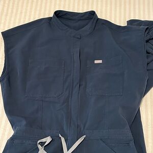 FIGS Rafaela Cargo ScrubsJumpsuit, size M